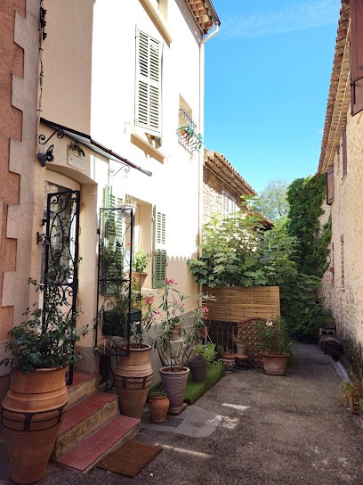 4 Safraniers, Chambre d'Hôtes à Sillans-la-Cascade
