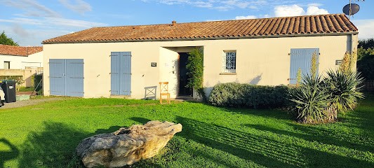 Les Lavandes Lavender Cottage, Location de Vacances à Étaules