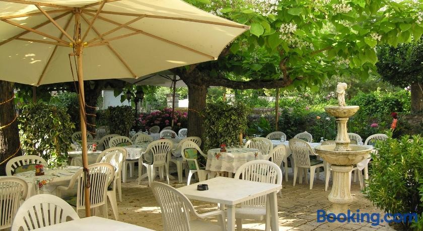 Appart'hôtel les Tilleuls, Location de Vacances à Saint-Macaire