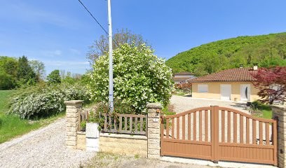 A L'OMBRE DU SOUS-BOIS, Chambre d'Hôtes à Villemoirieu