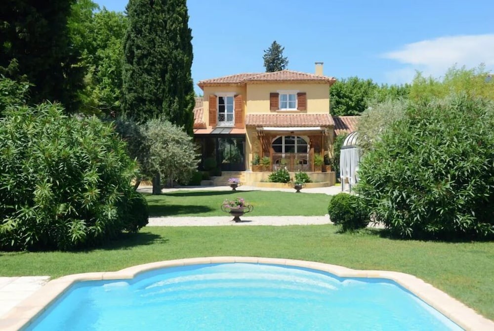 La Mylandre Chambre d'hôtes, Chambre d'Hôtes à Lançon-Provence