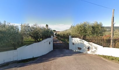 Mas Des Trois Pierres, Chambre d'Hôtes à Solliès-Pont