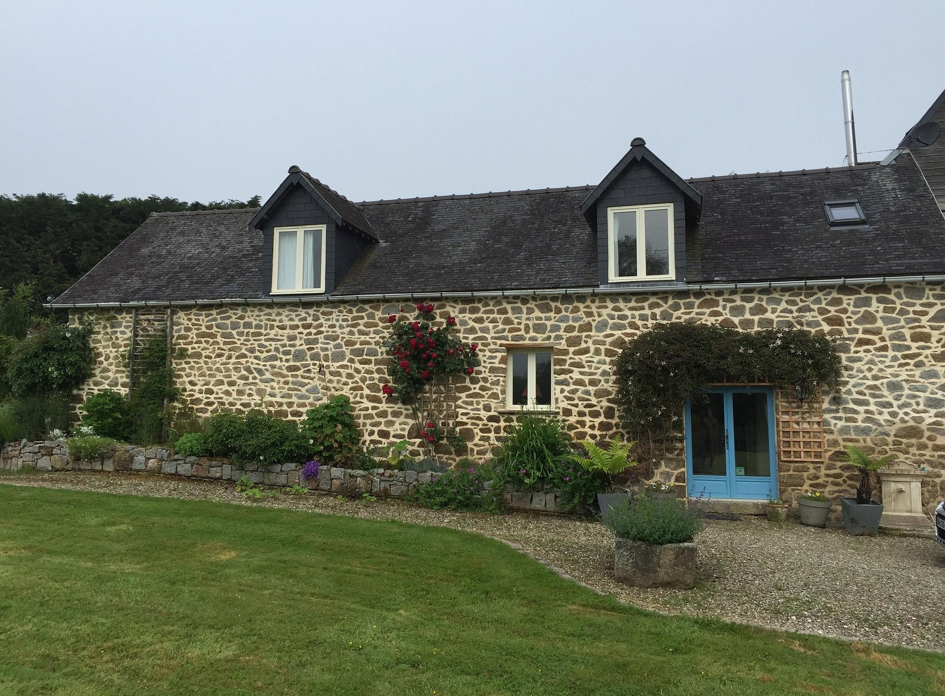 Les Touches Gîte Rental Accommodation, Chambre d'Hôtes à Saint-Georges-de-Reintembault