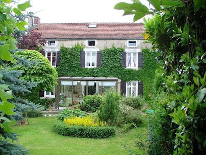 La Baume : Gite - Chambre D'hôte, Chambre D'hôtes à Môlay