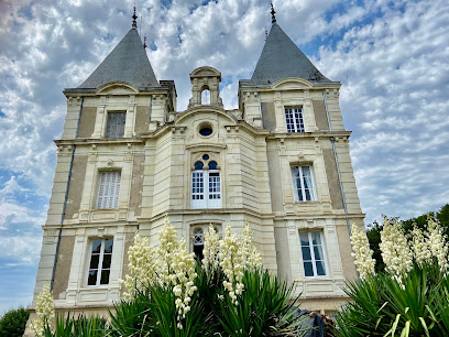 Chateau De La Bainerie, Chambre D'hôtes à Tiercé