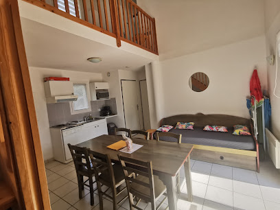 Gite T4 Duplex, Piscines Et Parking (2), Location De Vacances à Saint Geniez d'Olt et d'Aubrac