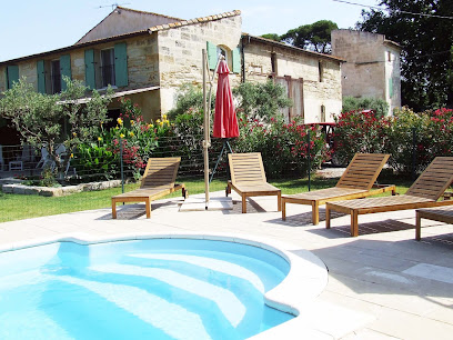 Les Gîtes Du Vieux Mas De L'étourneau, Location De Vacances à Arles