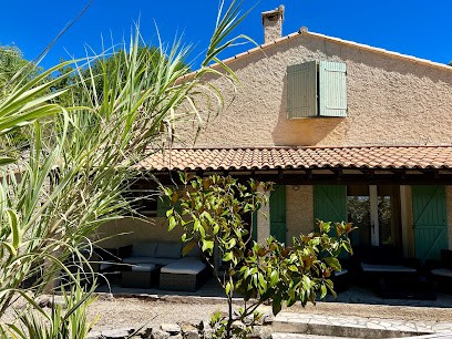 Villa L'occitane, Location de Vacances à Poujols