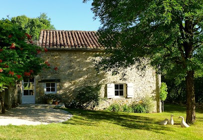 La Vigne Vierge Gite de Charme, Location de Vacances à Montgesty