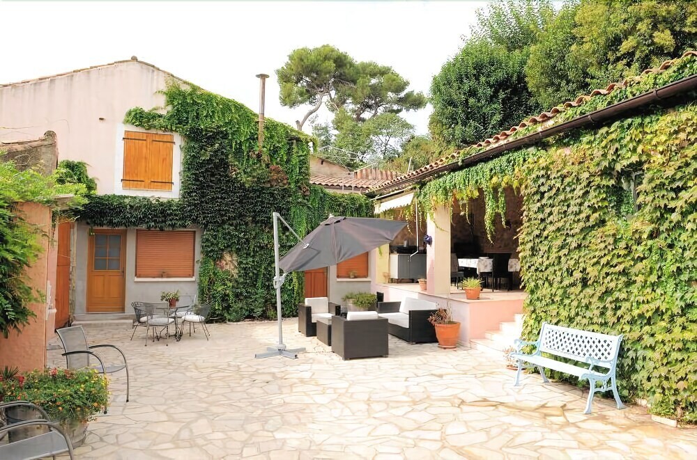 Aux Berges Du Canal Capestang, Chambre d'Hôtes à Capestang
