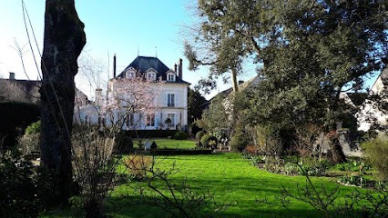 Demeure centre village, Chambre d'Hôtes à Ablis