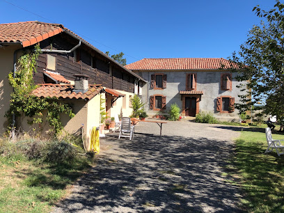 A Bagnères, Location De Vacances à Esclassan-Labastide