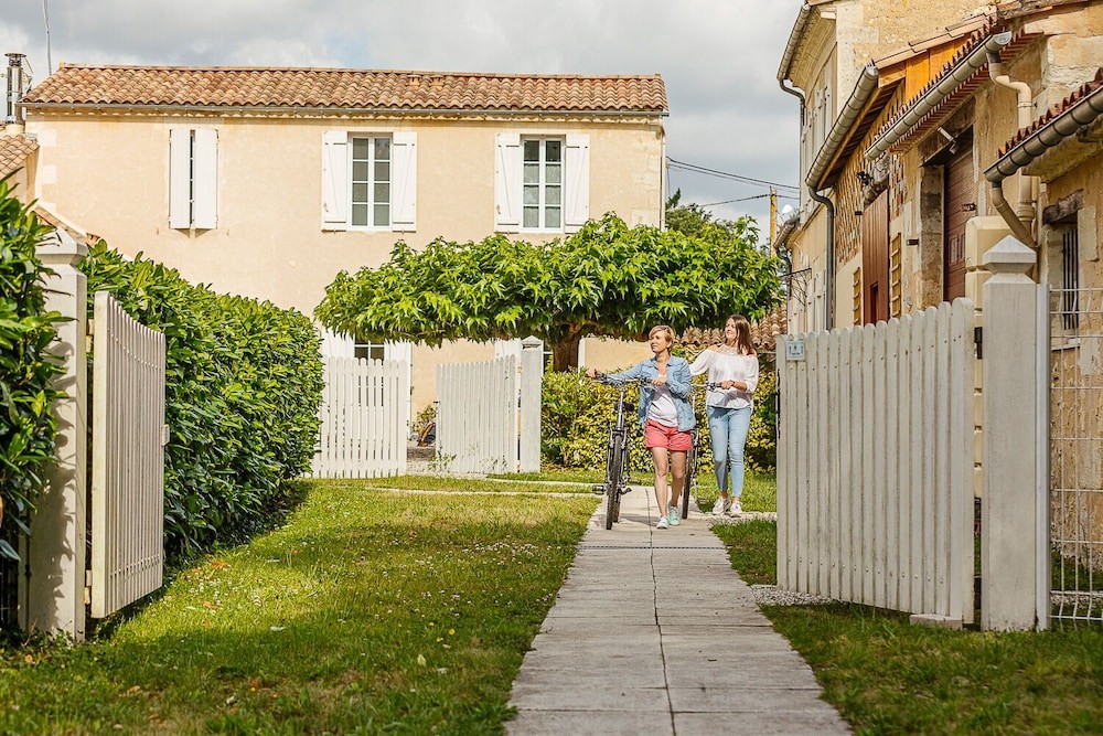 Chambres D'hôtes Et Gites Du Domaine De Ludeye - Tarifs Préférentiels Sur Notre Site, Chambre d'Hôtes à Listrac-Médoc