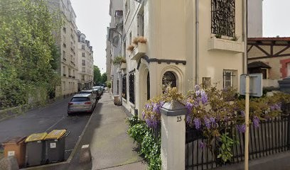 Care Of You, Location de Vacances à Courbevoie