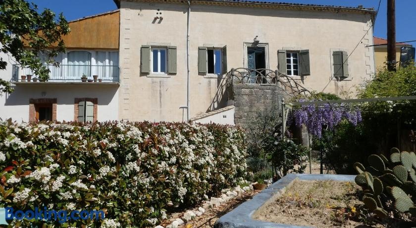 Clos du Magnolia, Chambre d'Hôtes à Causses-et-Veyran