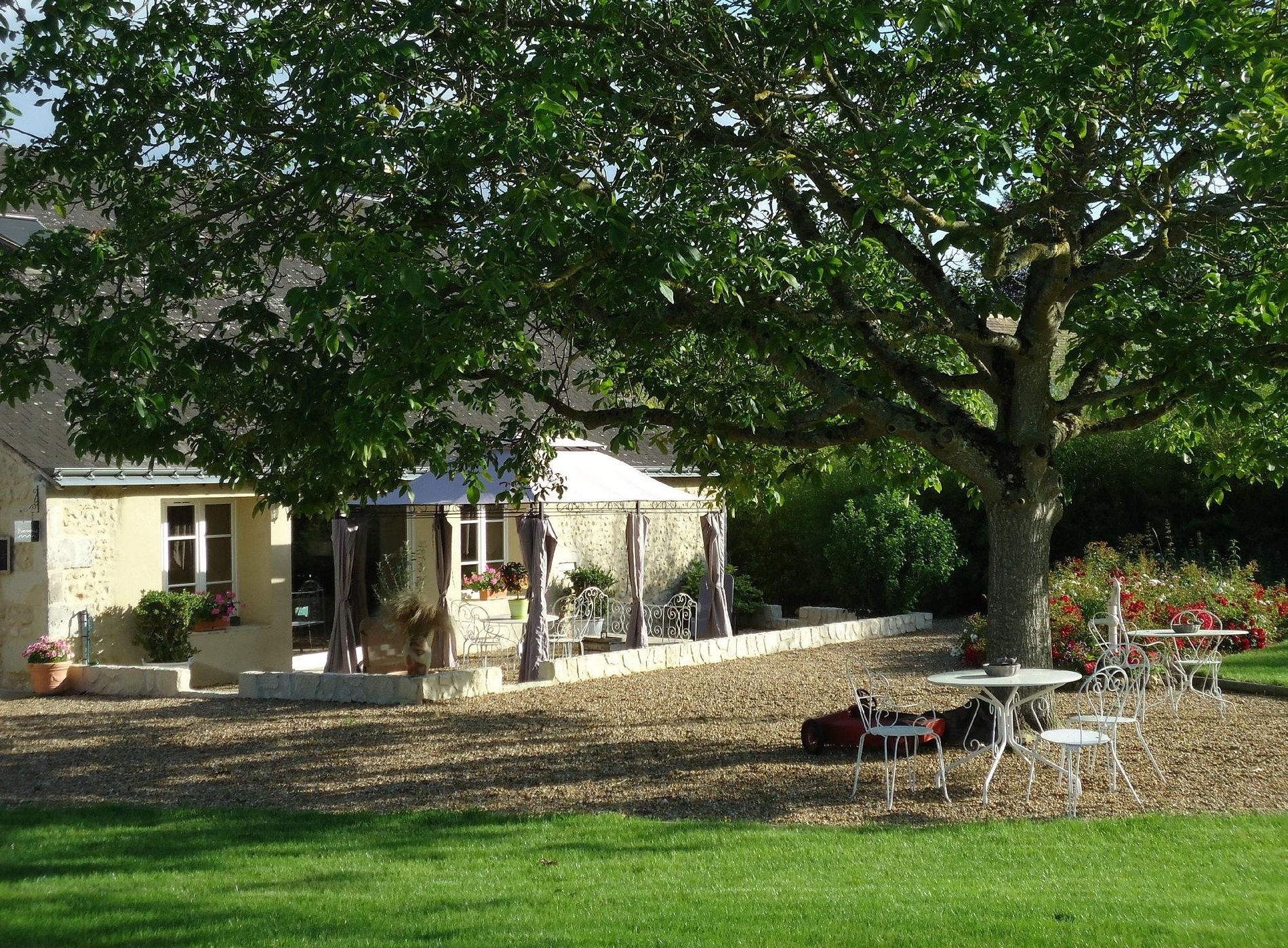 CHAMBRE D'HOTES LE SECRET DE LA CONTE, Chambre d'Hôtes à Souvigné