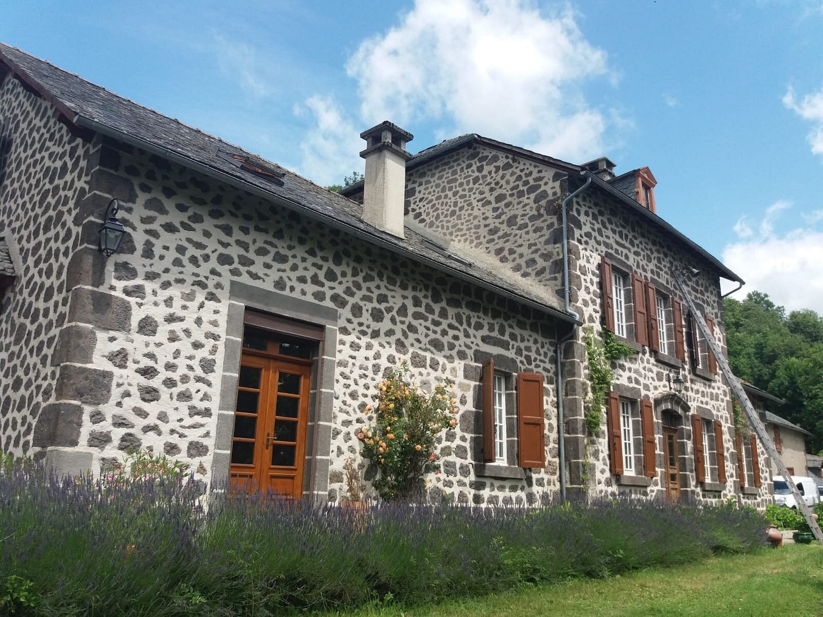 La Grange De Lily, Chambre d'Hôtes à Vic-sur-Cère