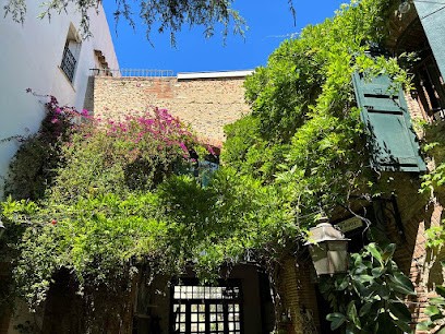 Le Cèdre 1830, Chambre d'Hôtes à Saint-Féliu-d'Avall