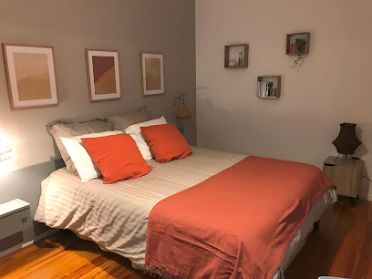 Chambre D'hôtes Sous Le Magnolia Oloron, Chambre D'hôtes à Oloron-Sainte-Marie