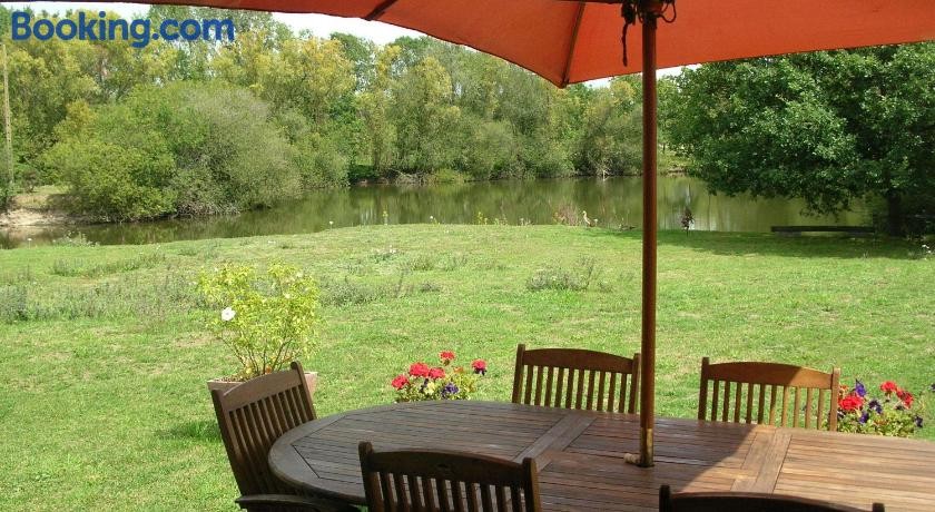 L'Autourserie, B&B, pêche, Carp Fishing Holidays., Chambre d'Hôtes à Chahaignes