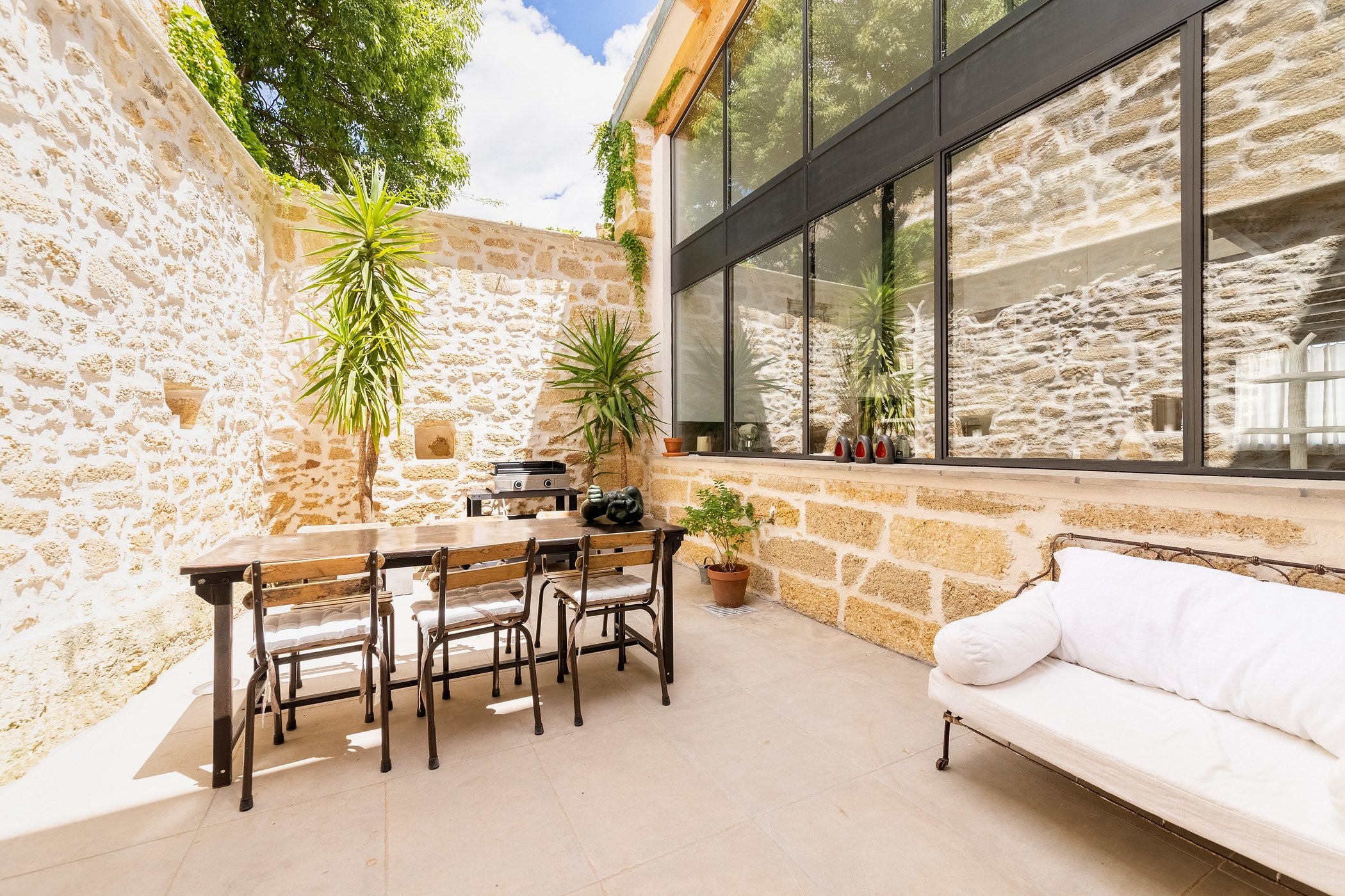 La Cour Saint Siffret, Chambre d'Hôtes à Saint-Siffret