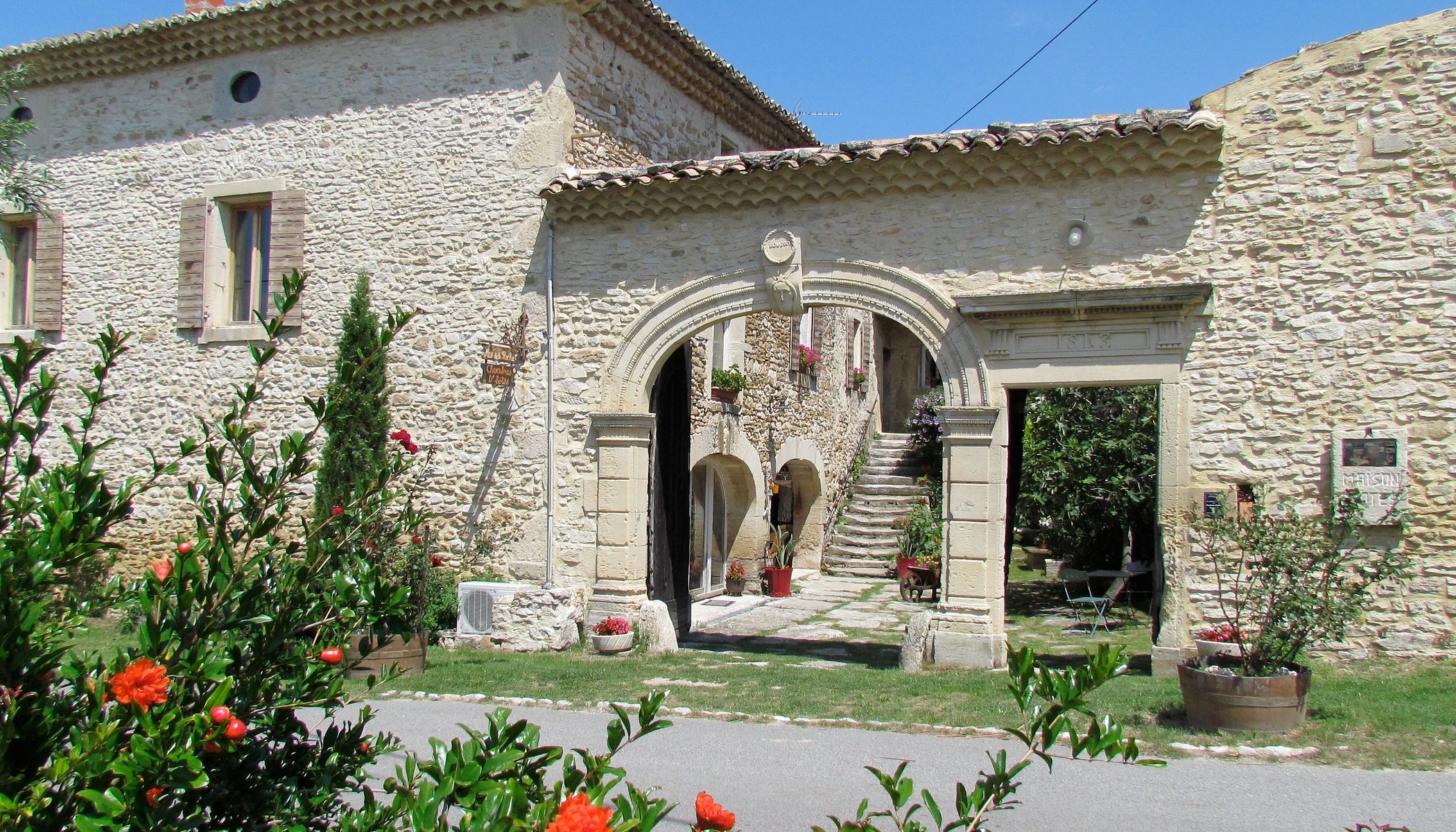 Mas de la Roche, Chambre d'Hôtes à Montbrison-sur-Lez
