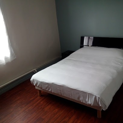 Chambres D'hôtes - St Léonard, Chambre d'Hôtes à Saint-Léonard-de-Noblat