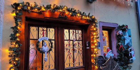 GITE & JARDIN LE COQ ROUGE, Location de Vacances à Eguisheim