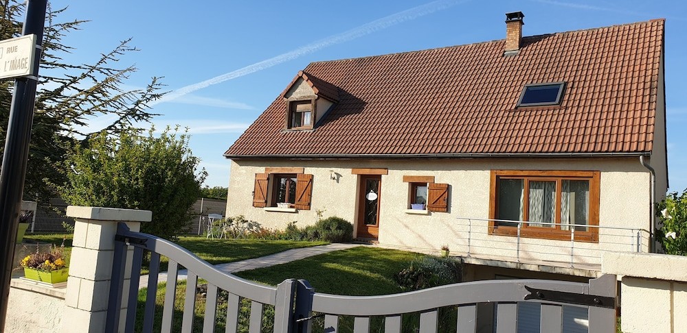 Chambre Romantique Pres De Reims, Chambre d'Hôtes à Sillery