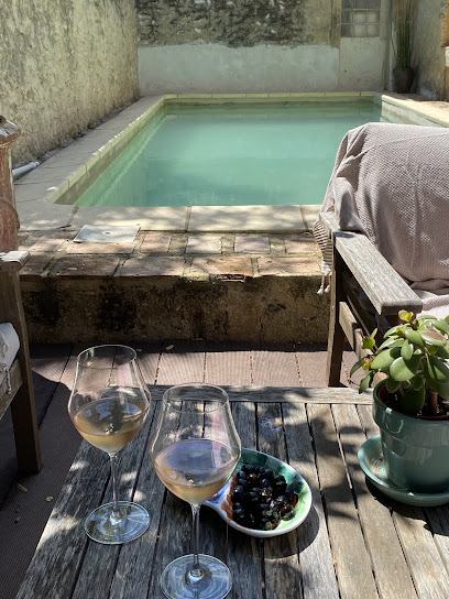 La Malle Bleue, Chambre D'hôtes à Vallabrix