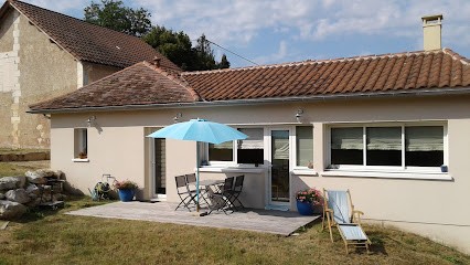 Gîte et chambre d'hôtes LA PERIGOURDINE avec étang privé, Location de Vacances à Beauregard-et-Bassac