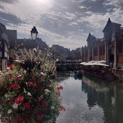 Lodges Basel Euro Airport, Chambre d'Hôtes à Blotzheim