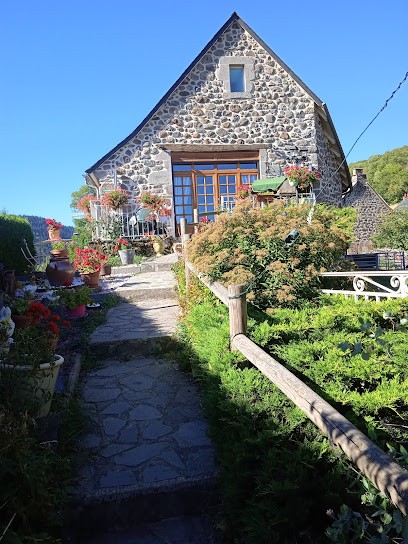 Nairabeze Martine, Chambre d'Hôtes à Albepierre-Bredons