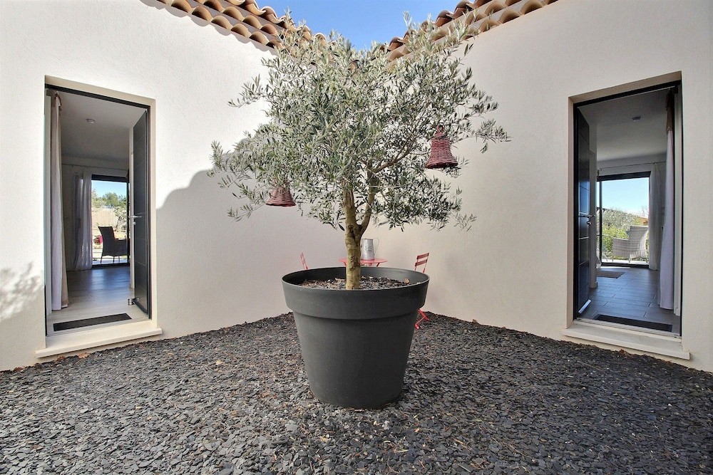 La Villa Aux Oliviers, Maison d'Hôtes à Flayosc