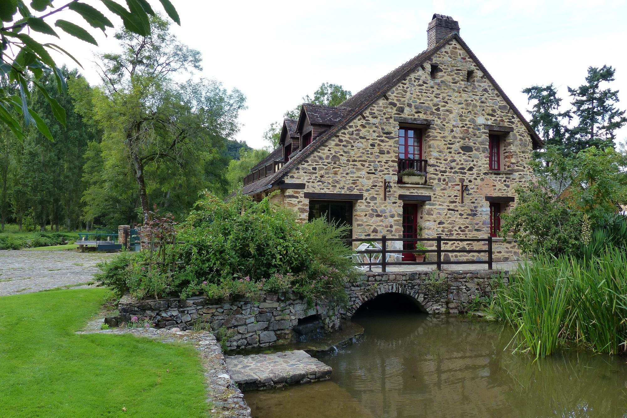 Le Moulin de L'Inthe, Chambre d'Hôtes à Saint-Léonard-des-Bois