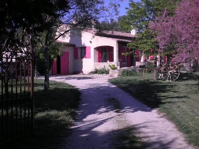Chambres D'hôtes : LA FRISONNE, Chambre d'Hôtes à Cucuron