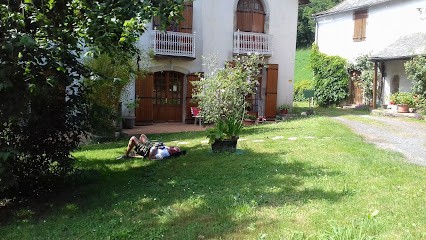 Bed and Breakfast Les Bains, Chambre d'Hôtes à Trébas