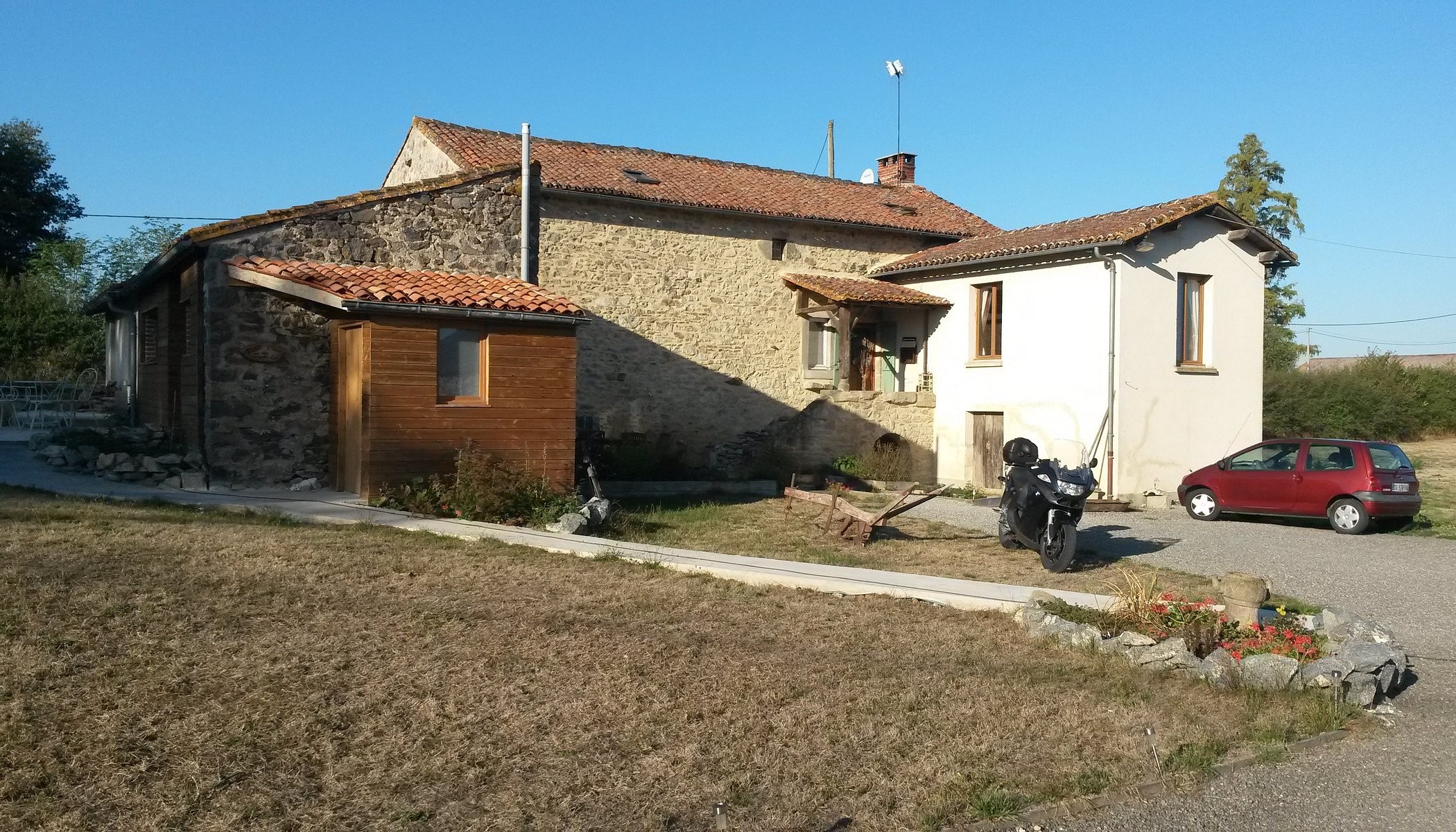 Chez Gondat Chambre D'Hotes, Chambre d'Hôtes à Saint-Martial-sur-Isop