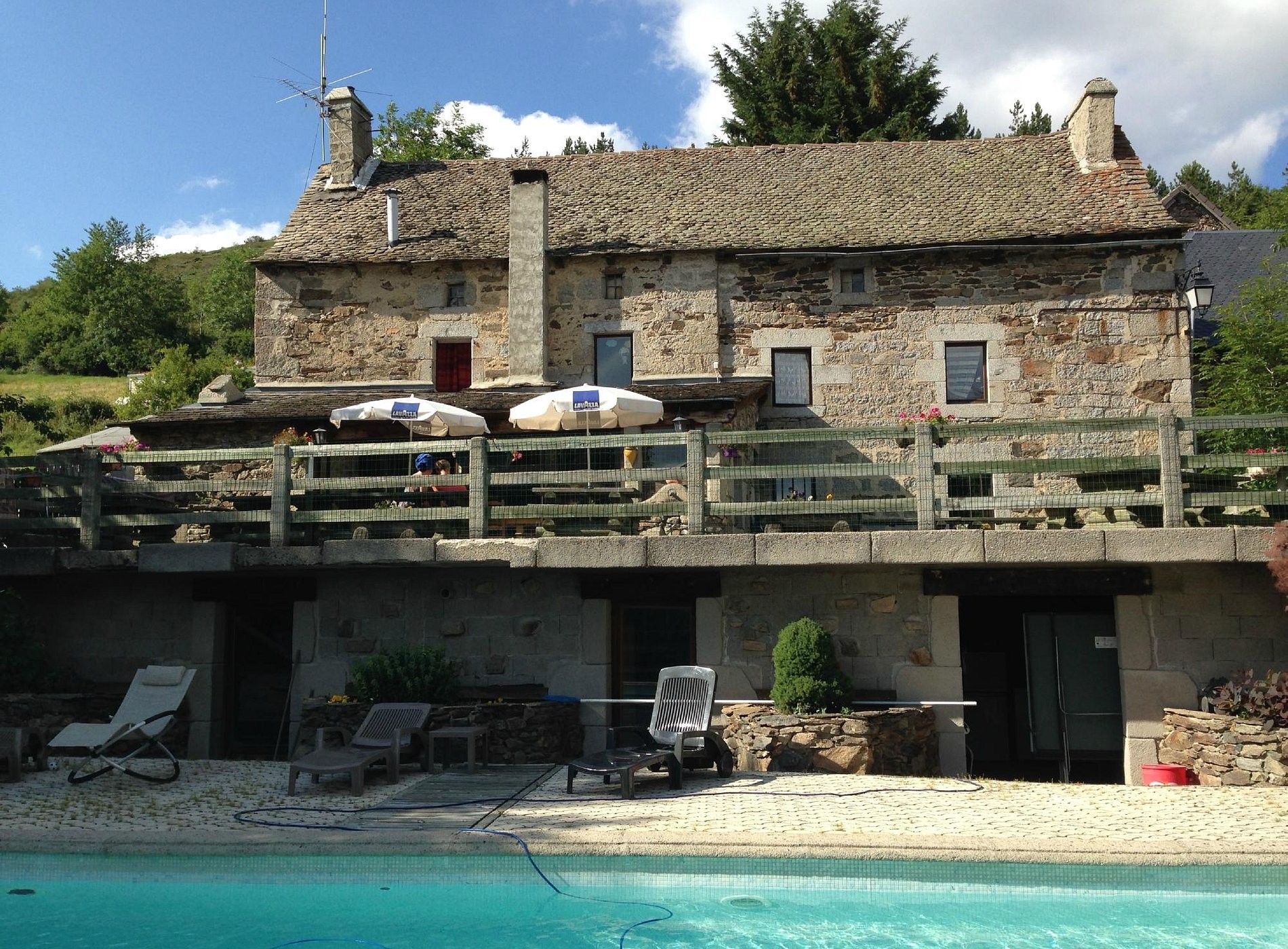 CHAMBRES ET TABLE D'HÔTES LES VIOLLES, Chambre d'Hôtes à Antrenas