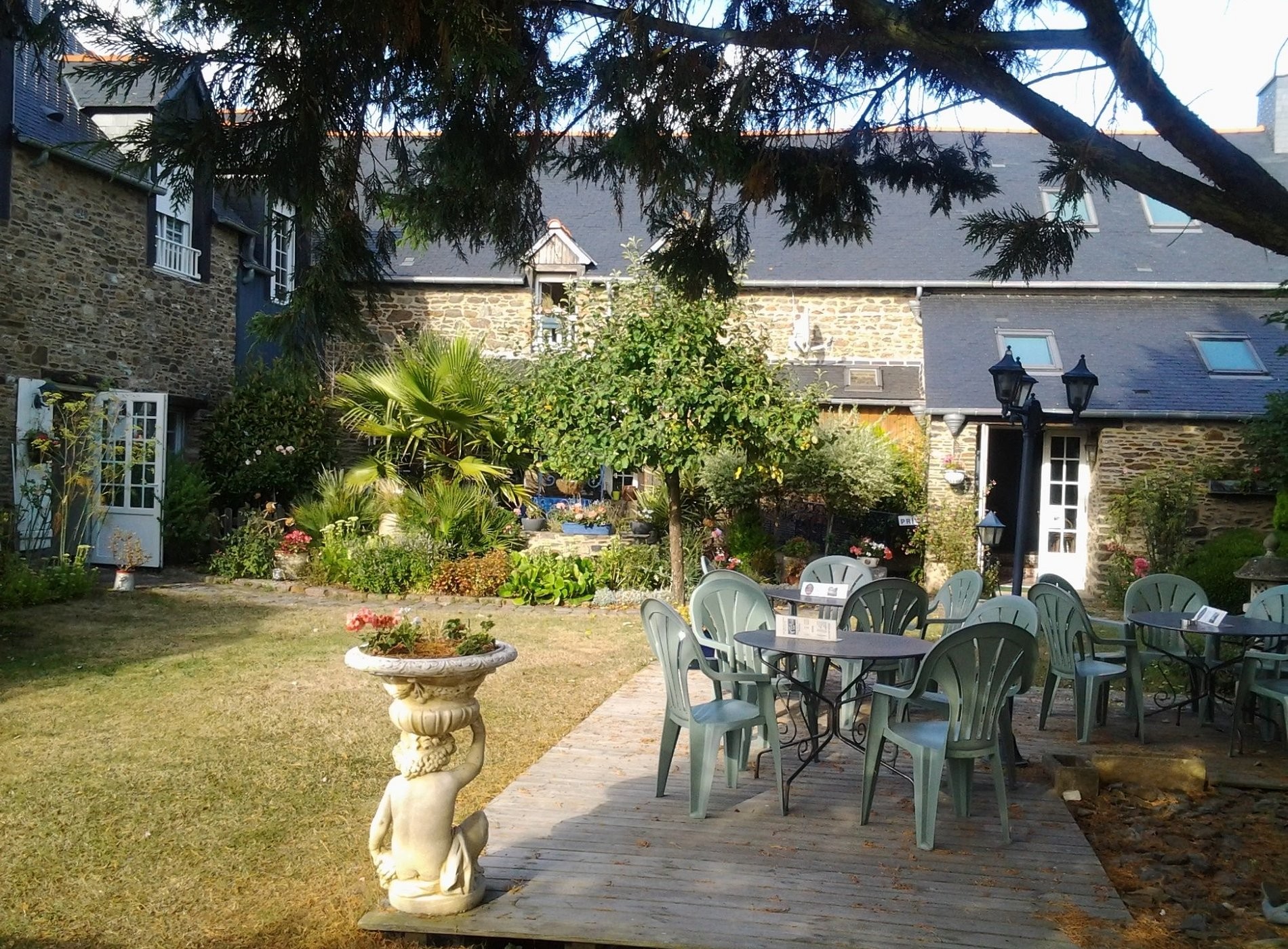 Rooms And Meals The Shepherdess, Chambre d'Hôtes à Saint-Méloir-des-Ondes