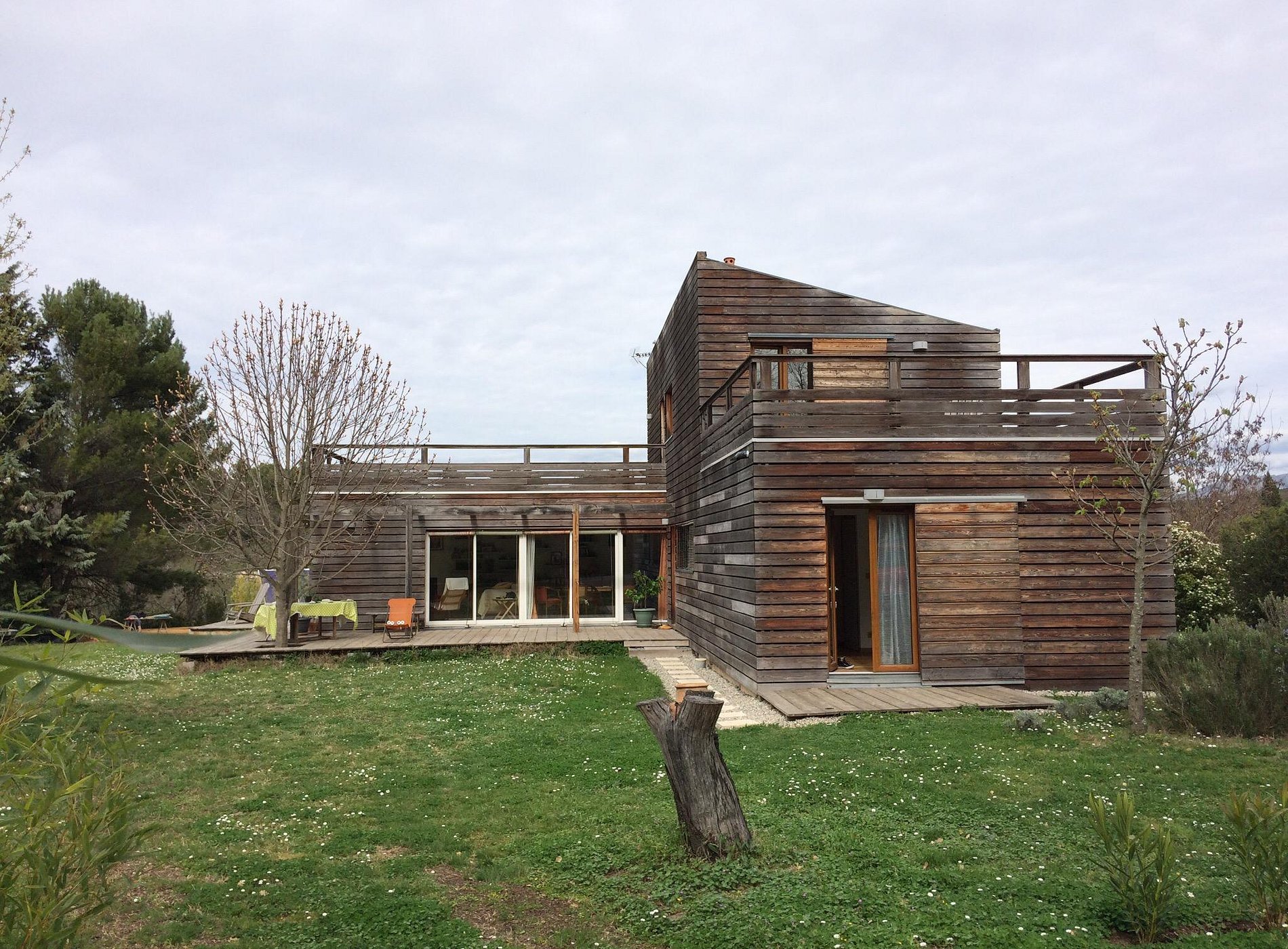 Holzhaus, Chambre D'hôtes à Aix-en-Provence