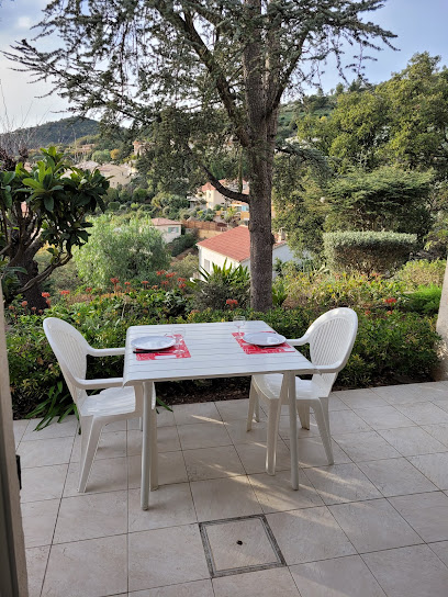 Appartements Rez De Jardin, Location De Vacances à Hyères