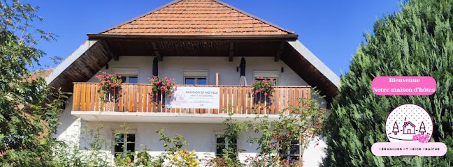 Géraniums Et Neige Fraîche Maison D'hôtes à Métabief