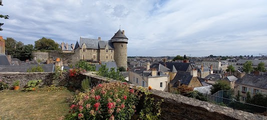 Le logis du Vassal, Chambre d'Hôtes à Laval
