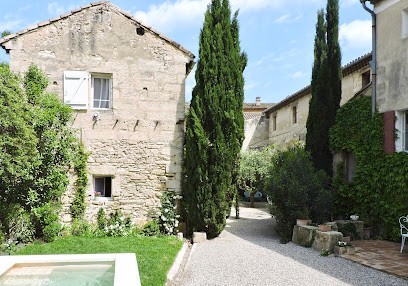 ECURIES des CHARTREUX, Location de Vacances à Villeneuve-lès-Avignon