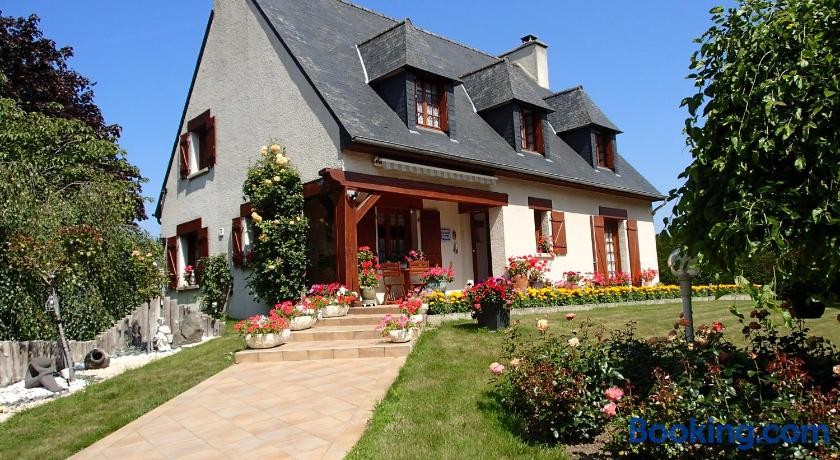 Chambre D'Hôtes Broualleuc, Maison d'Hôtes à Saint-Pôtan