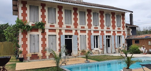 Villa Saint -Armand, Chambre d'Hôtes à Salles