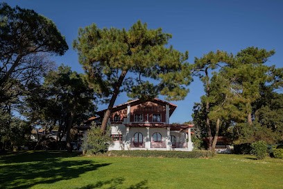 Les Bords du Lac - Iconic House, Location de Vacances à Angresse