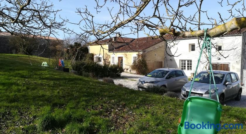 Les Marmottes Charentaises, Chambre d'Hôtes à Tonnay-Boutonne