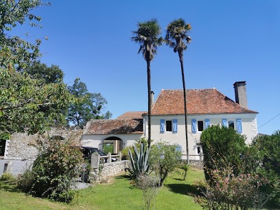 Dessine-moi Un Chemin, Chambre d'Hôtes à Angous